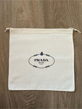 Prada dust bag (C871)